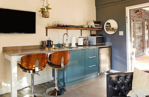Crestline Heights Apartment | Frontporch Edenbrae - Overlooking Lush Gardens