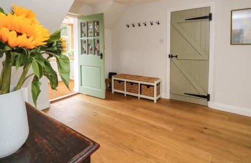 Newport House | Frosthill Cottage