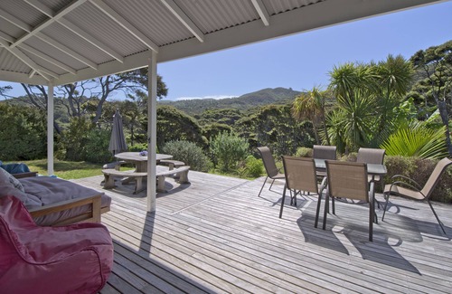 Tryphena House | Frosty's Retreat - Great Barrier Island Home
