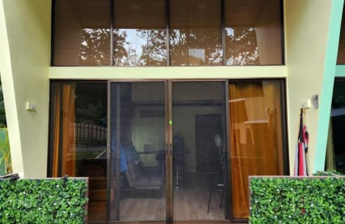Cocles House | Fruit Houses: Pineapple House. Fast wifi
