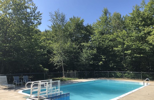 Standish Cottage | Frye Island, Sebago Lake, Maine-Large Open Concept Chalet Sleeps 8+