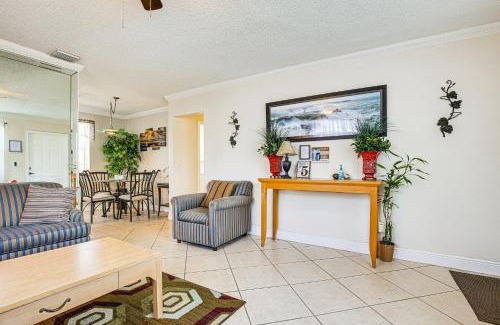 North Andrews Gardens House | Ft Lauderdale Getaway with Yard about 4 Mi to Beach!