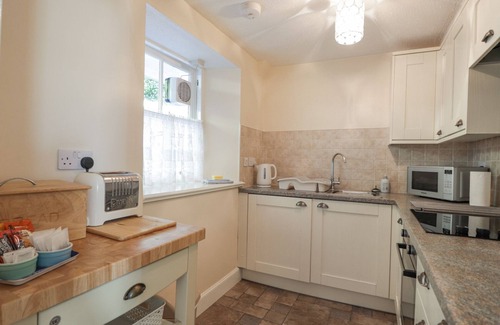 Fortrose Cottage | FUCHSIA COTTAGE, family friendly, with open fire in Fortrose