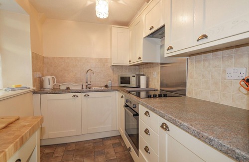 Fortrose Cottage | FUCHSIA COTTAGE, family friendly, with open fire in Fortrose