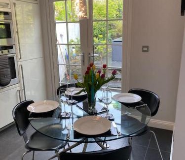 Flushing House | Fuchsia Cottage