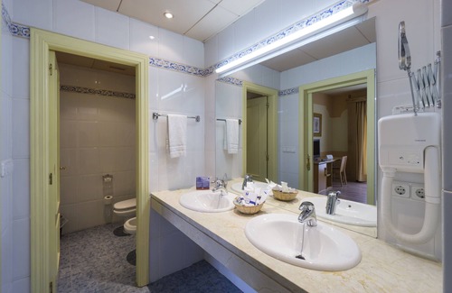 Cabra Hotel | Fuente Las Piedras