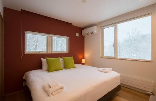Niseko Ski Chalet | Fuga no Mori by H2 Life Fuga no Mori