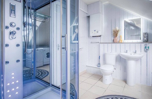Milford Haven Apartment | Fulke Street - 2 Bedroom Apartment - Milford Haven
