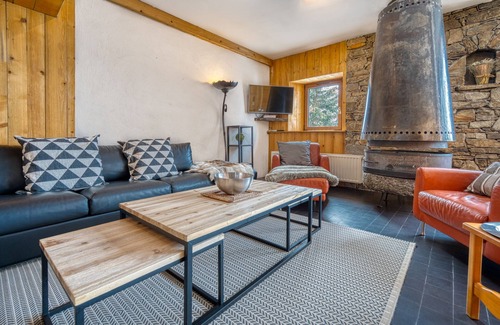 Tignes le Lac Ski Chalet | Full Board - 11 Rooms 20 People - With Jacuzzi and Sauna
