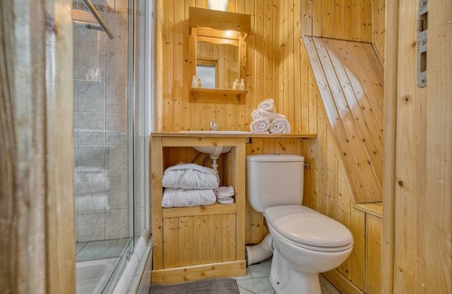 Tignes le Lac Ski Chalet | Full Board - 11 Rooms 20 People - With Jacuzzi and Sauna