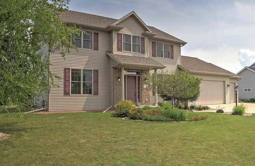 Village of Harrison House | Full Family Friendly Home - EAA Ready!