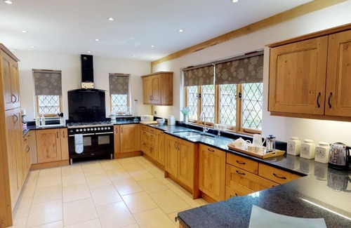 Runnymede House | Full Home Virginia Water, Windsor, Ascot