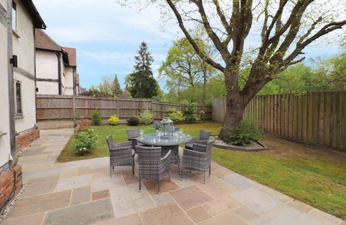 Runnymede House | Full Home Virginia Water, Windsor, Ascot