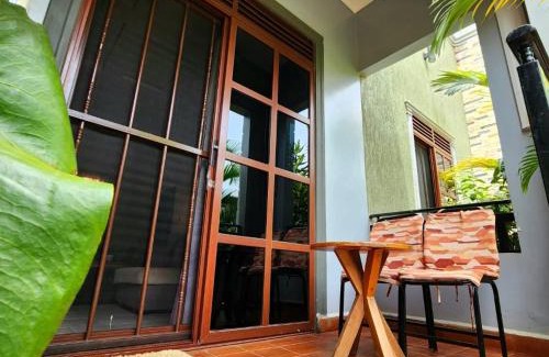 Nakaseke Bed & Breakfast | Full House 3 Bedrooms