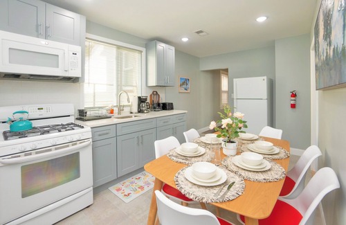 Newark House | Full House Family Retreat at The Hillside! W/Parking & Near EWR & NYC