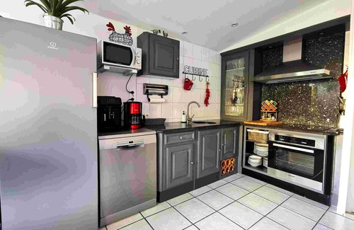 Saintes House | FULL HOUSE IN THE CITY CENTER WITH POOL AND GARAGE CLASSIFIED 4 STARS