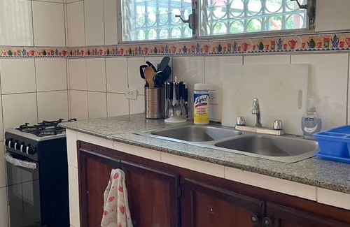 San Antonio House | full house near to airport and shopping center los pueblos and metro mall, and ,