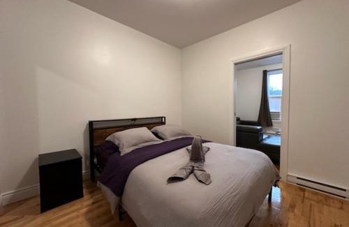 Verdun House | FULL KITCHEN 10MIN DTOWN Room B