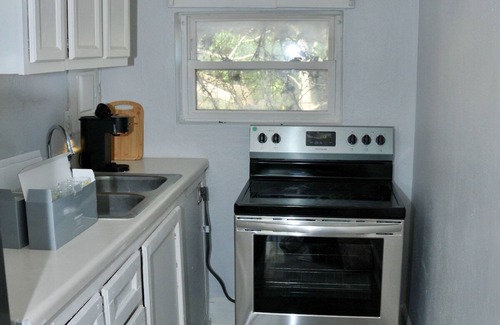 Columbia House | Full Kitchen, Fast Wi-Fi, Smart TV, Washer & Dryer, Walk to 5 Points