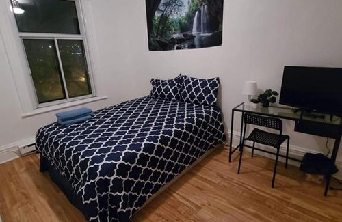 Mile End House | Full Kitchen \ TV + Netflix \ Room B