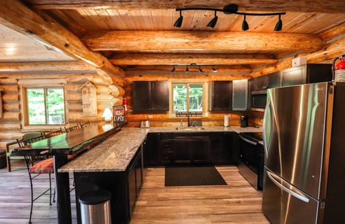 Mercer House | Full Log House Near Golf Course & UTV/Snowmobile Trails