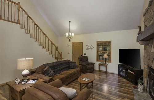 Lac du Flambeau Cabin | Full Loon Cabin by Patriot Properties
