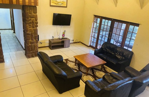Nelspruit House | Full Moon Guest House