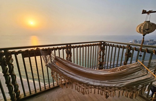 Al Sufouh 2 Apartment | Full Sea View Live by the Beach in Marina! Luxury Condo