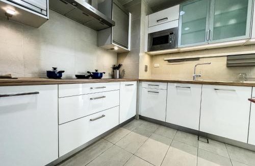 Bonifacio Global City Apartment | Full-Serviced Residential Apartment in Uptown, BGC