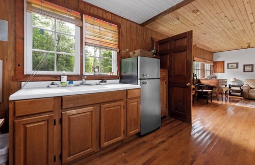 Warren Cottage | Fuller Camp Small Cottage - Riverside - Private Swimming Hole - 175 Acre Estate