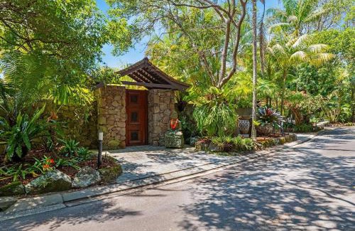Suffolk Park House | Fuller Holidays -Ocean House - Beachfront Suffolk Park