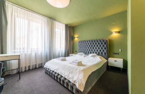 Old Town Hotel | Fullton Central Inn