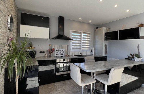 Serignan House | FULLY AIR-CONDITIONED, COMFORTABLE HOUSE WITH PRIVATE POOL