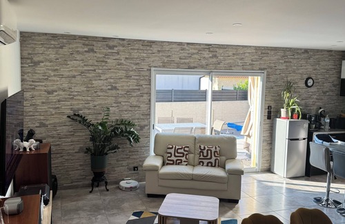 Serignan House | FULLY AIR-CONDITIONED, COMFORTABLE HOUSE WITH PRIVATE POOL