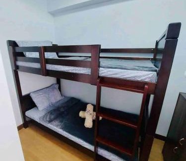 Kapitolyo Apartment | Fully-Airconditioned 2-BR Unit near BGC