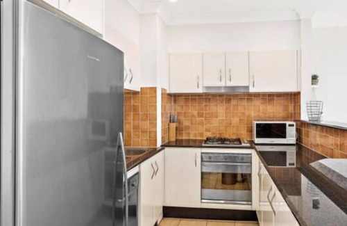 Cronulla Apartment | Fully Furnished apartment that is sure to keep you entertained from start to fin