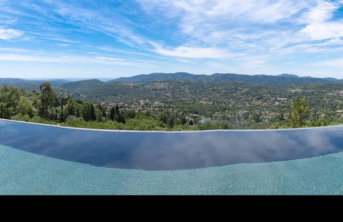 Speracedes Villa | Fully booked all summer. Provence is often at its best in the autumn. Book now!