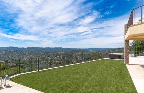 Speracedes Villa | Fully booked all summer. Provence is often at its best in the autumn. Book now!