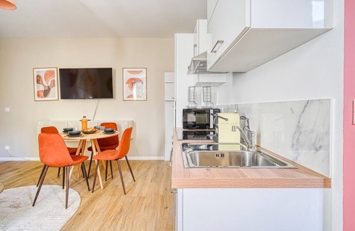 Petit-Ivry Apartment | Fully-equipped apartment 5 minutes from Paris