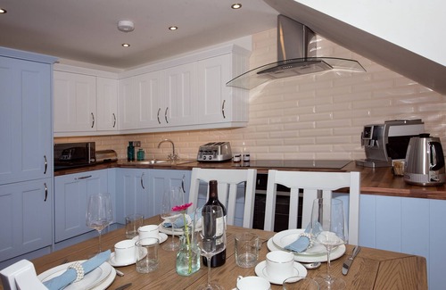 Headington Apartment | Fully equipped apartment, brand new, perfectly clean with modern design