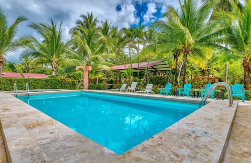 Parrita House | Fully Equipped Beach Bungalow 1