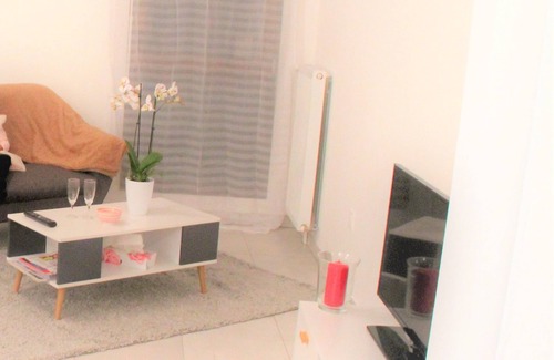 Saint-Denis Apartment | Fully equipped, cozy apartment (1 station in Paris)