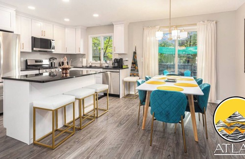Muskegon House | Fully equipped FUN near beaches/parks/golf, Michigan's Adventure, & Winter Park!