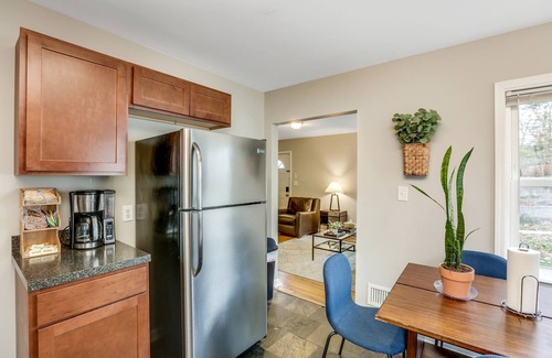 Dicken House | Fully Equipped Home; Walk to UM Stadium, 30+ Days