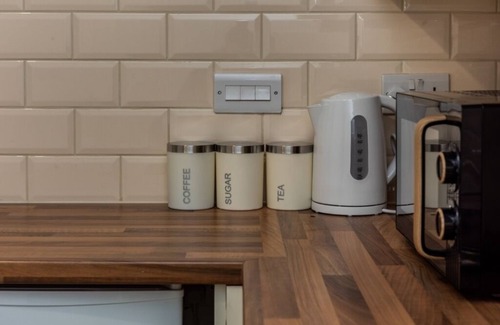 Neath Apartment | Fully Equipped Kitchen, Double room
