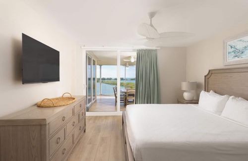 Marathon Hotel | Fully Equipped Kitchen and Pool Access Make this an Easy Choice for your Stay!
