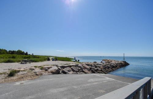 North Eastham House | Fully fenced yard and minutes to bayside beaches