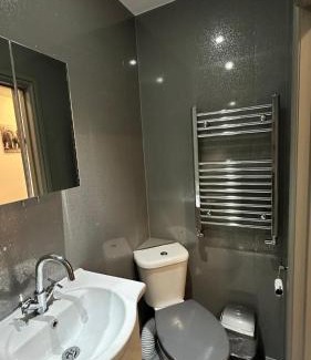 Woolwich Apartment | Fully Furbished Entire Flat 2