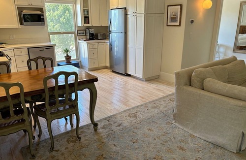 Sonoma Apartment | Fully furnished 1 bed in-law apartment at the end of a quiet country lane.