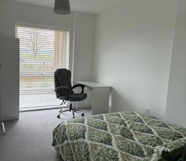 Cambridge Apartment | Fully furnished 2 bedroom complete Apartment for 5 Guest